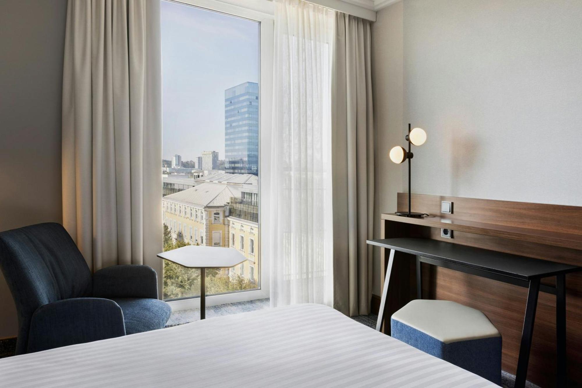 Courtyard By Marriott Linz Hotel Eksteriør billede